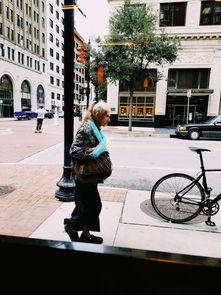 爱游戏体育app-城市马拉松摄影作品展吸引民众参与，马拉松展示城市形象  第2张